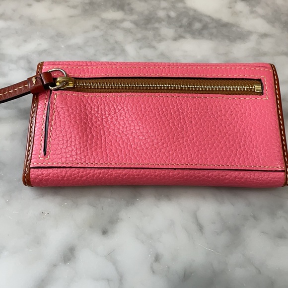 Dooney & Bourke flap wallet - Picture 3 of 4